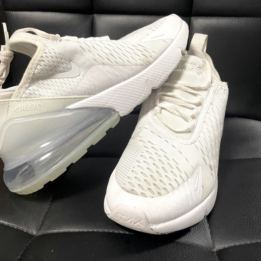 Nike white air max 270